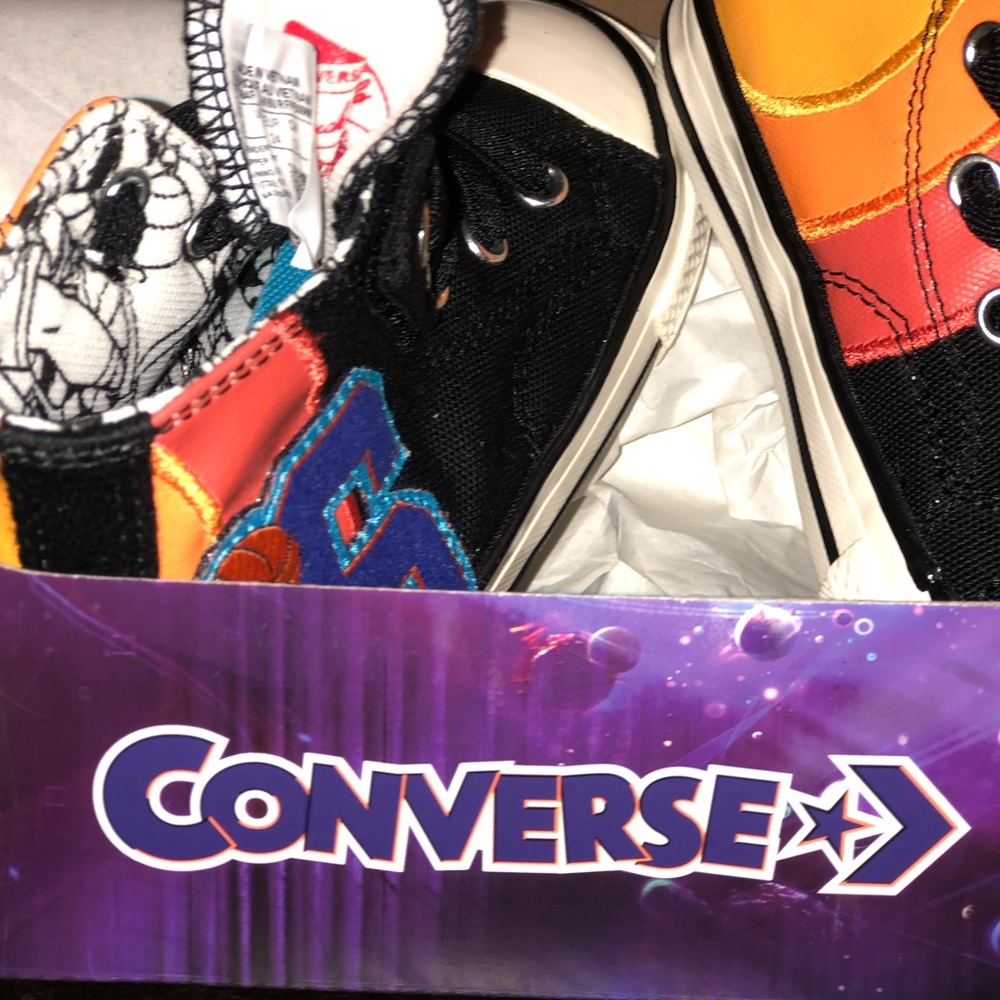 SPACE JAM CONVERSE